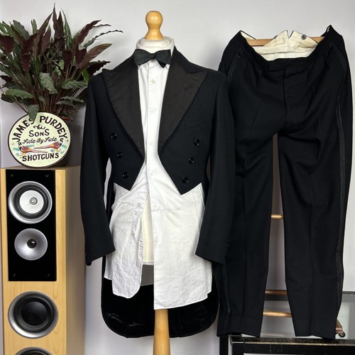 Bespoke white tie tailcoat - tie,