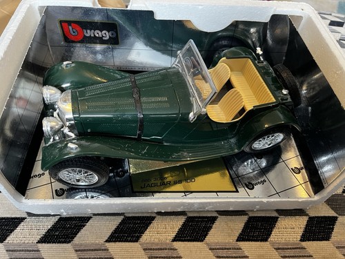 Burago scale diecast - 1:18,