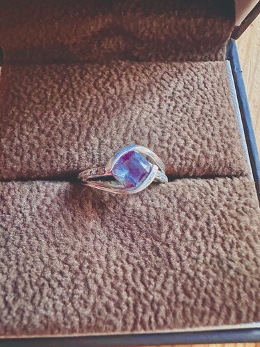 9ct white gold - 9ct, zirconia