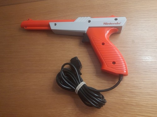 Official nintendo nes zapper - nintendo,