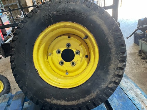 Front stud wheel - stud, +