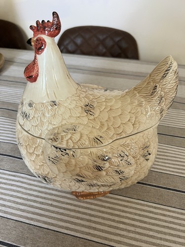 Ceramic full bodied hen egg - ceramic,
