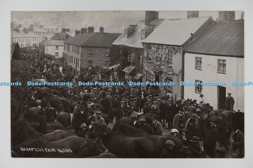 C032823 bampton fair devon - bampton,
