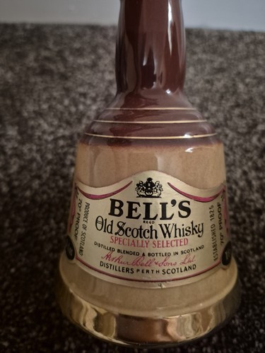 Wade bells scotch whiskey - wade's,