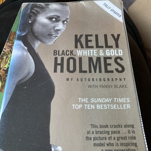 Kelly holmes black white - kelly,