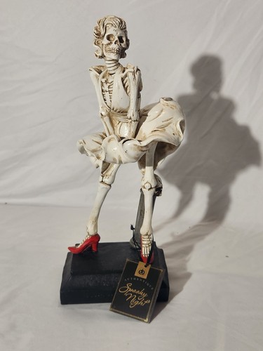 Marilyn monroe skeleton - monroe,