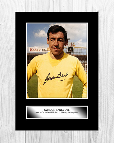 Gordon banks signed mounted - signed,