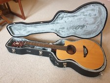 Yamaha APX-5a Electric Acoustic Guitar with stagg case