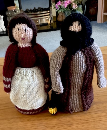 Hand knitted inn keeper and - inn,