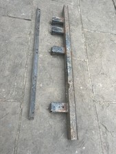 Land Rocer Defender Station Wagon Tub Body Brackets 