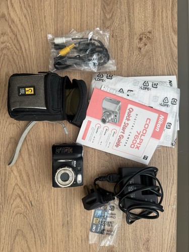 Nixon coolpix 7600 digital - nixon,