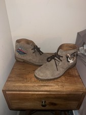GUCCI TAN SUEDE CHUKKA BOOTS