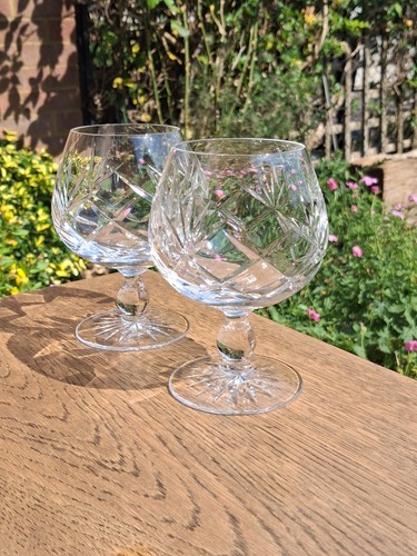 Pair quality cut crystal - of,