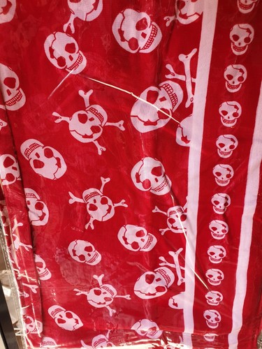 Dark red skull - red,