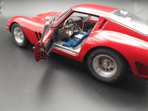 Cmc ferrari 250 gto - 1/18,