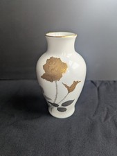 Okura china vase Golden Rose design with engraved gold. 20 cms, Made in Japan