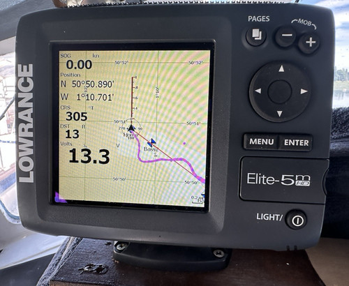 Lowrance elite 5in gps - lowrance,