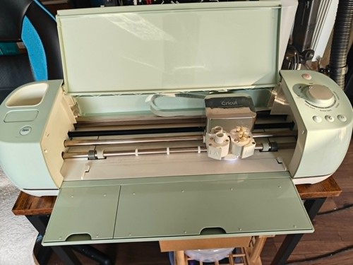 Cricut explore air cutting - air,