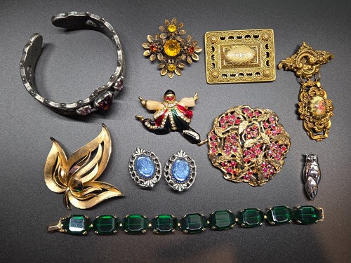 Vintage costume jewelry lot - vintage,