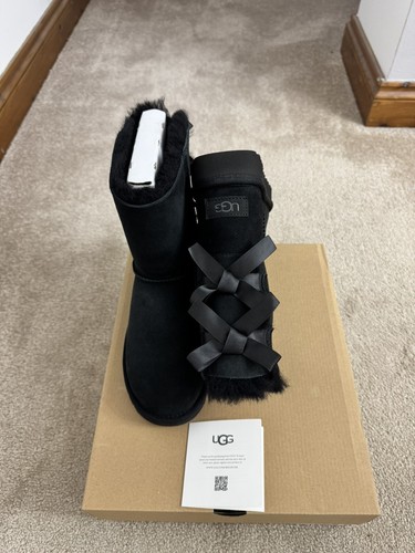 Genuine ugg boots bailey bow - genuine, w