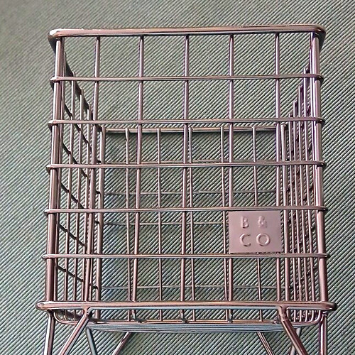 Grey metal wire - &,