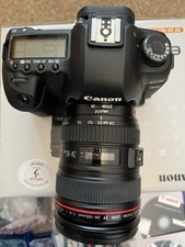 CANON 5D MARK 11 CAMERA WITH 24-105 ZOOM LENS
