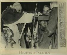 1960 Press Photo Pope John XXIII places red biretta on Cardinal Rugambwa in Rome