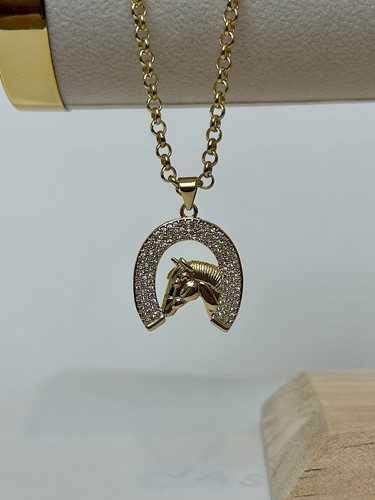 18k lucky horseshoe pendant - horseshoe,