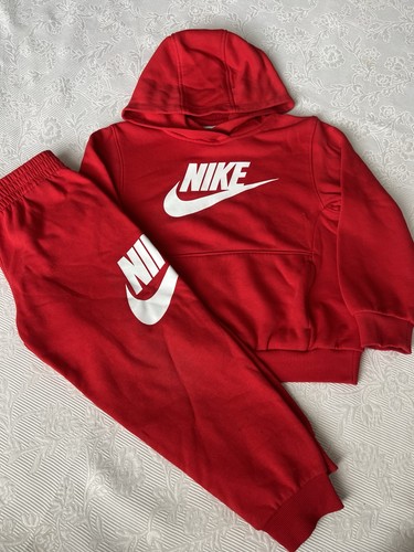 Boys nike tracksuit size 6 - nike,