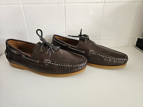 Nicholas deakins chestnut - nicholas,