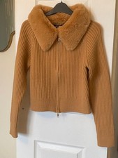 Ladies fur collar zip up