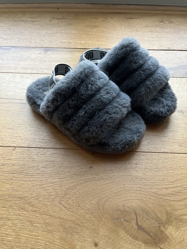 Ugg children slippers size - children’s,