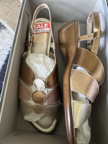 New lotus sandals size - lotus,