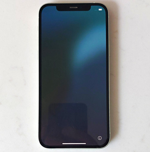 Apple iphone 64gb mint - 12,