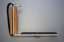 Right angled flash bracket handgrip for large film cameras