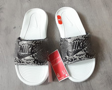 BNWT SIZE 3.5 NIKE WOMANS