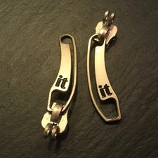 IT LUGGAGE zip PULLERS spare REPLACEMENT suitcase PULLS x2 used LUGGAGE part 48m