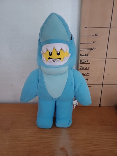 Large lego shark minifigure - large,