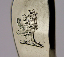 LAWLESS FAMILY CRESTED GEORGIAN STERLING SILVER SUGAR SIFTER SPOON 1829 ANTIQUE