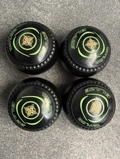 Taylor Blaze Bowls Size 4 with Carry Bag