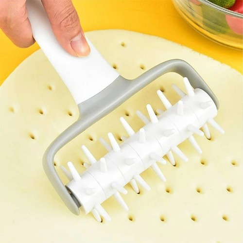 Plastic pizza base pie pastry - pizza,
