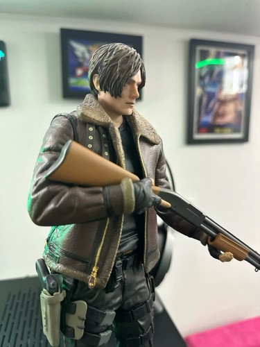 Leon figure resident - leon,