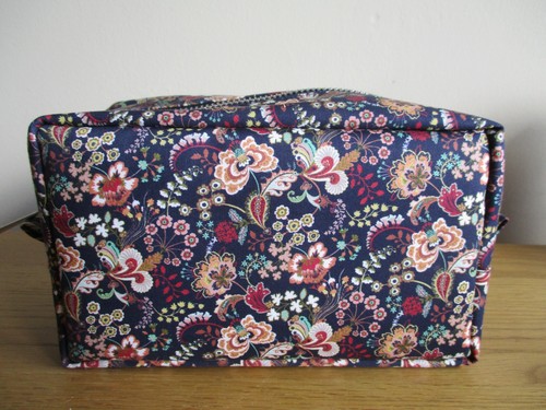 Liberty print wash bag - print,