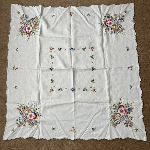 Stunning vintage embroidered - stunning,