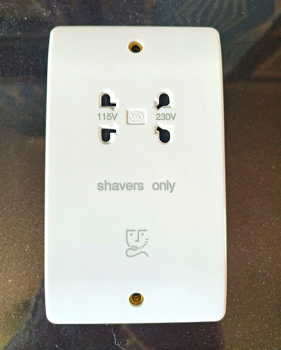 K701whi white shaver socket - k701whi,
