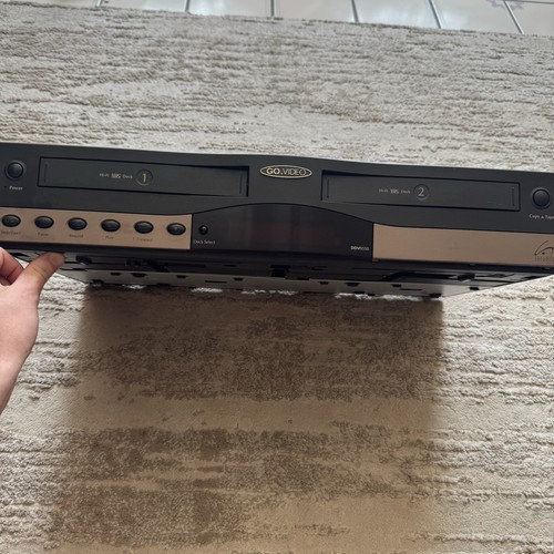 Video dual vhs tape player - go,