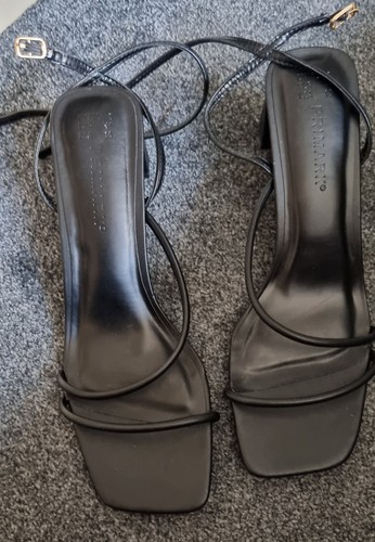 Black heeled sandals size - heeled, 8
