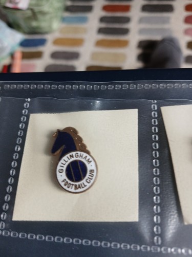 Gillingham badge - fc,