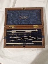 Set of drawing instruments