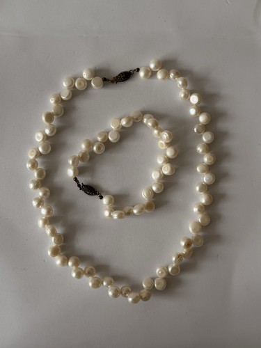 Vintage white baroque pearl - white,